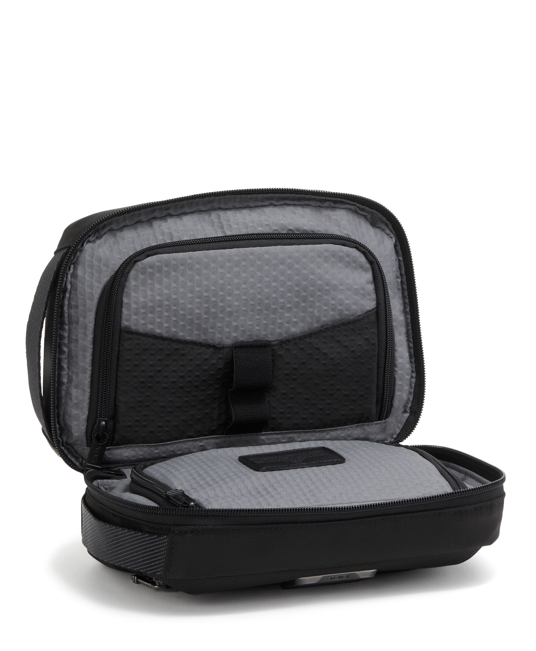 Tumi broadview deals travel kit