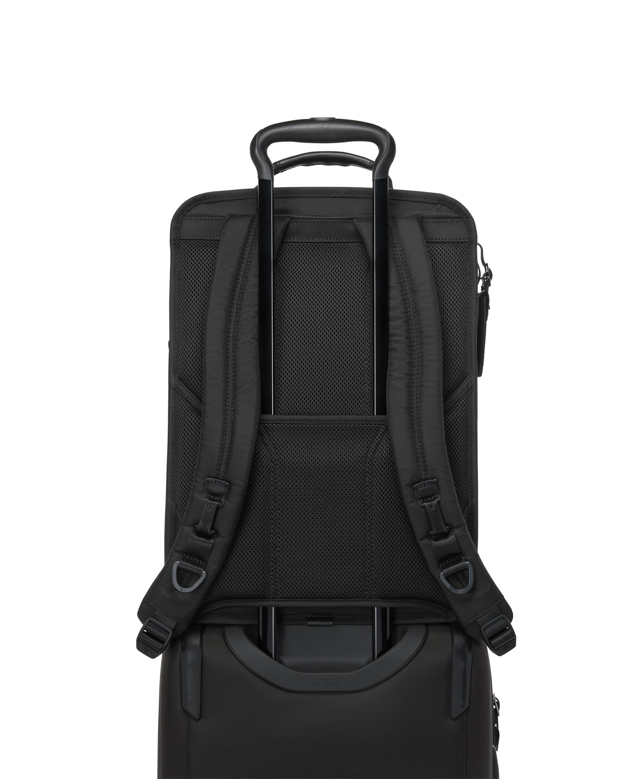 TUMI ブラックバックパック Large 17” Expandable Backpack in Black | Tumi Alpha | TUMI Singapore