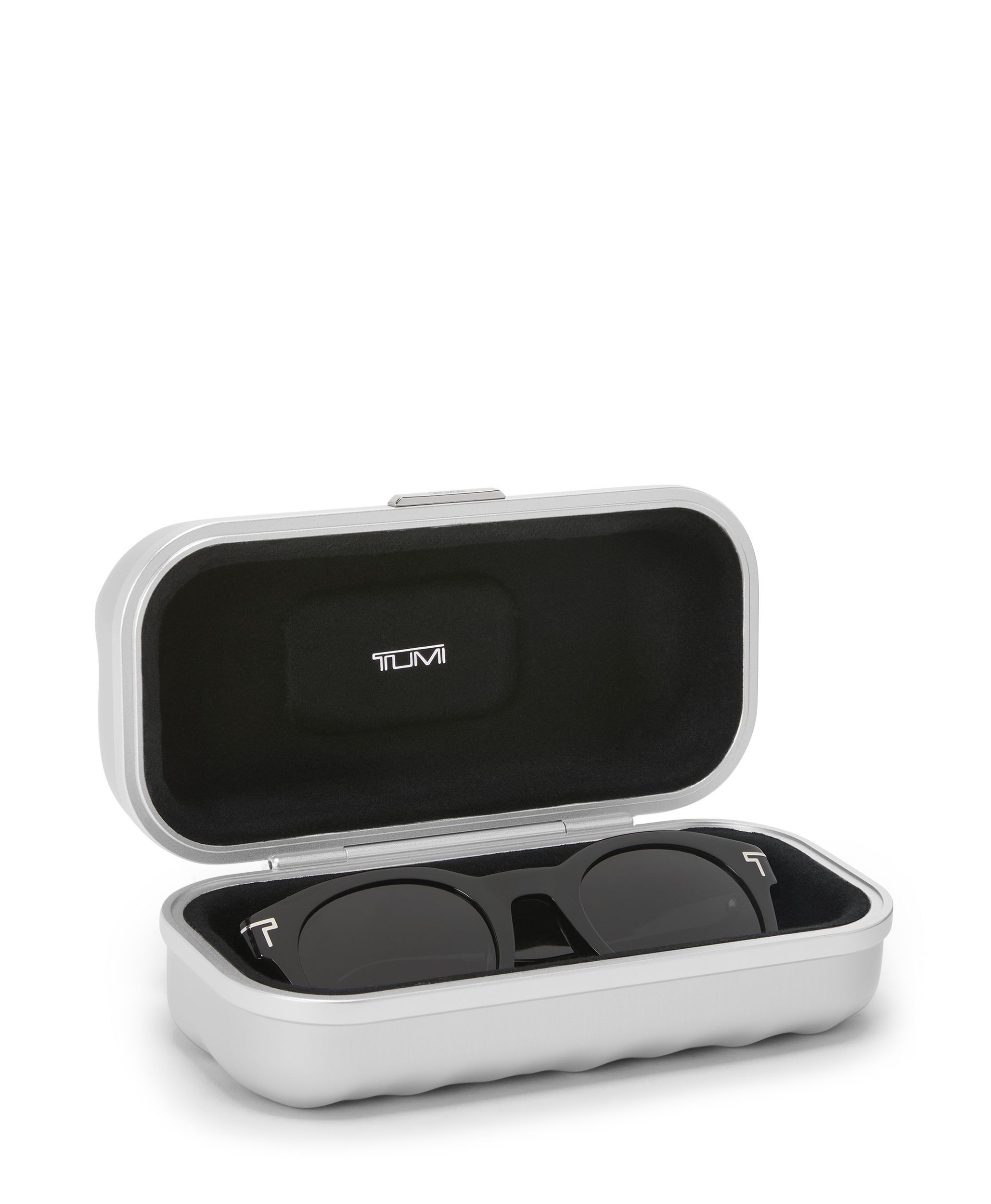 Sunglass Case in Silver | 19 Degree Aluminum | TUMI Singapore