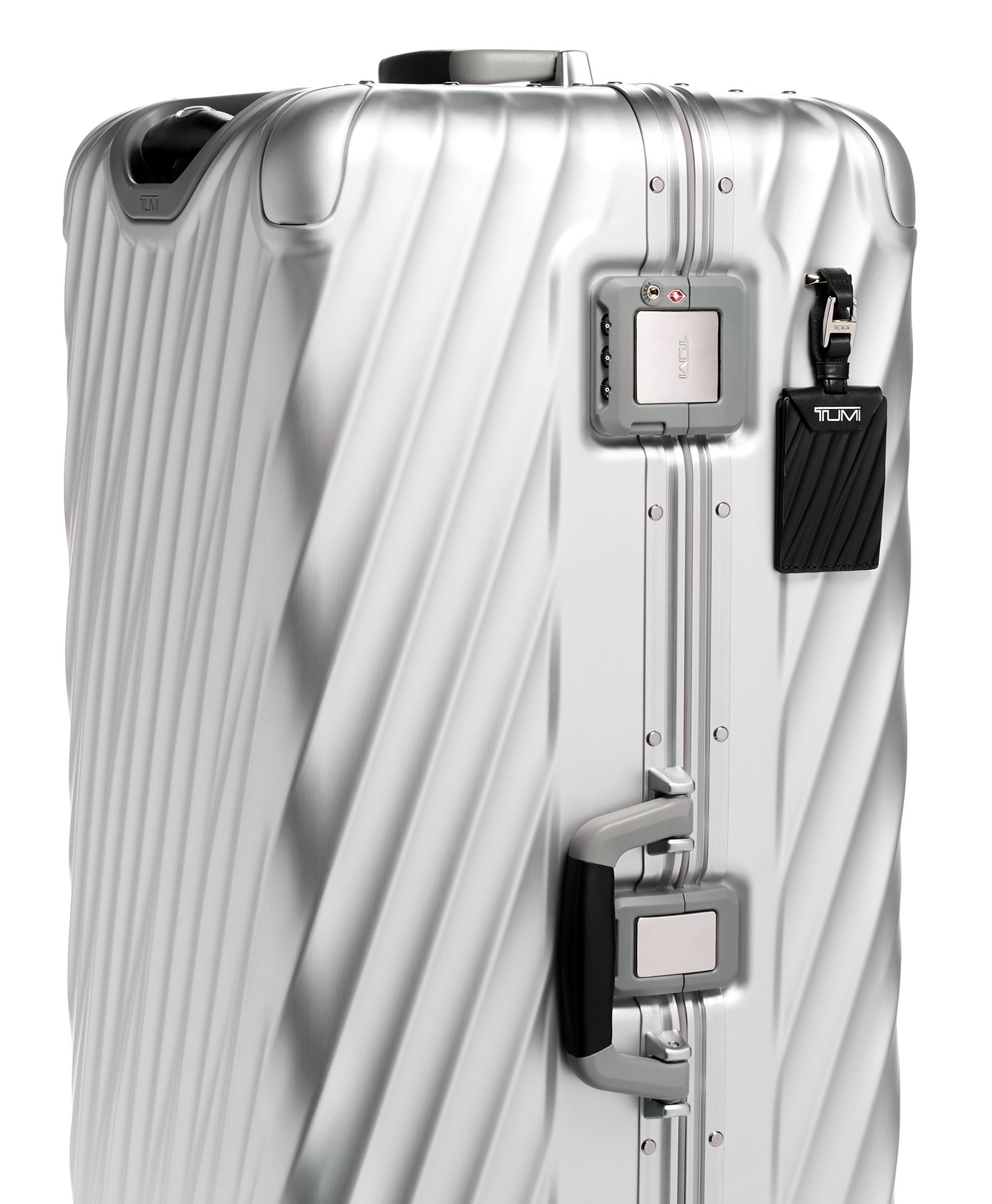 Rolling Trunk in Silver | 19 Degree Aluminum | TUMI Singapore