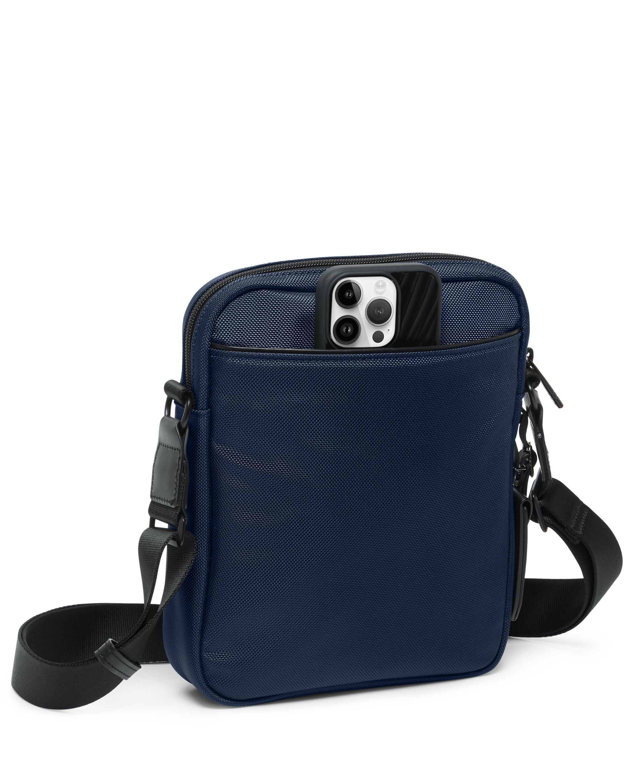 TUMI ネイビー ショルダーバッグ Medium Crossbody in Navy | Tumi Alpha | TUMI Singapore