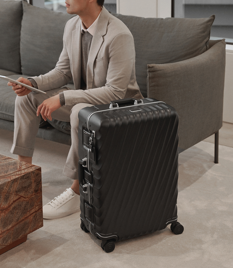19 DEGREE Short Trip 4 Wheeled Packing Case  lifestyle | TUMI