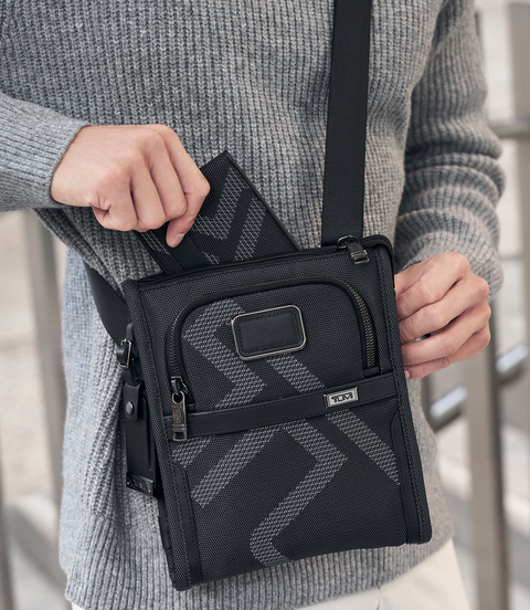 TUMI ALPHA Pocket Bag Small  lifestyle | TUMI