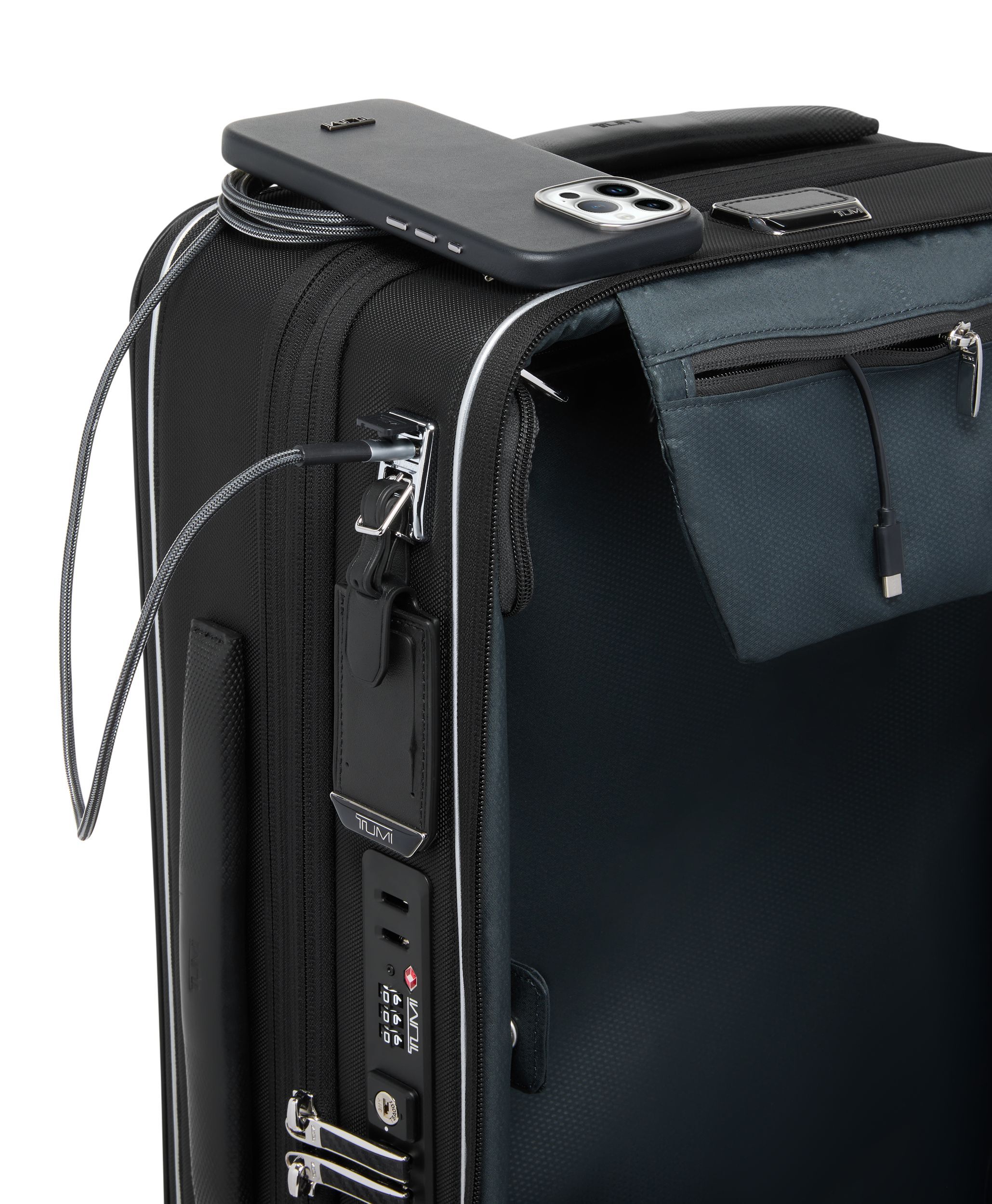 International Dual Access 4 Wheeled Carry On in Black | Arrive