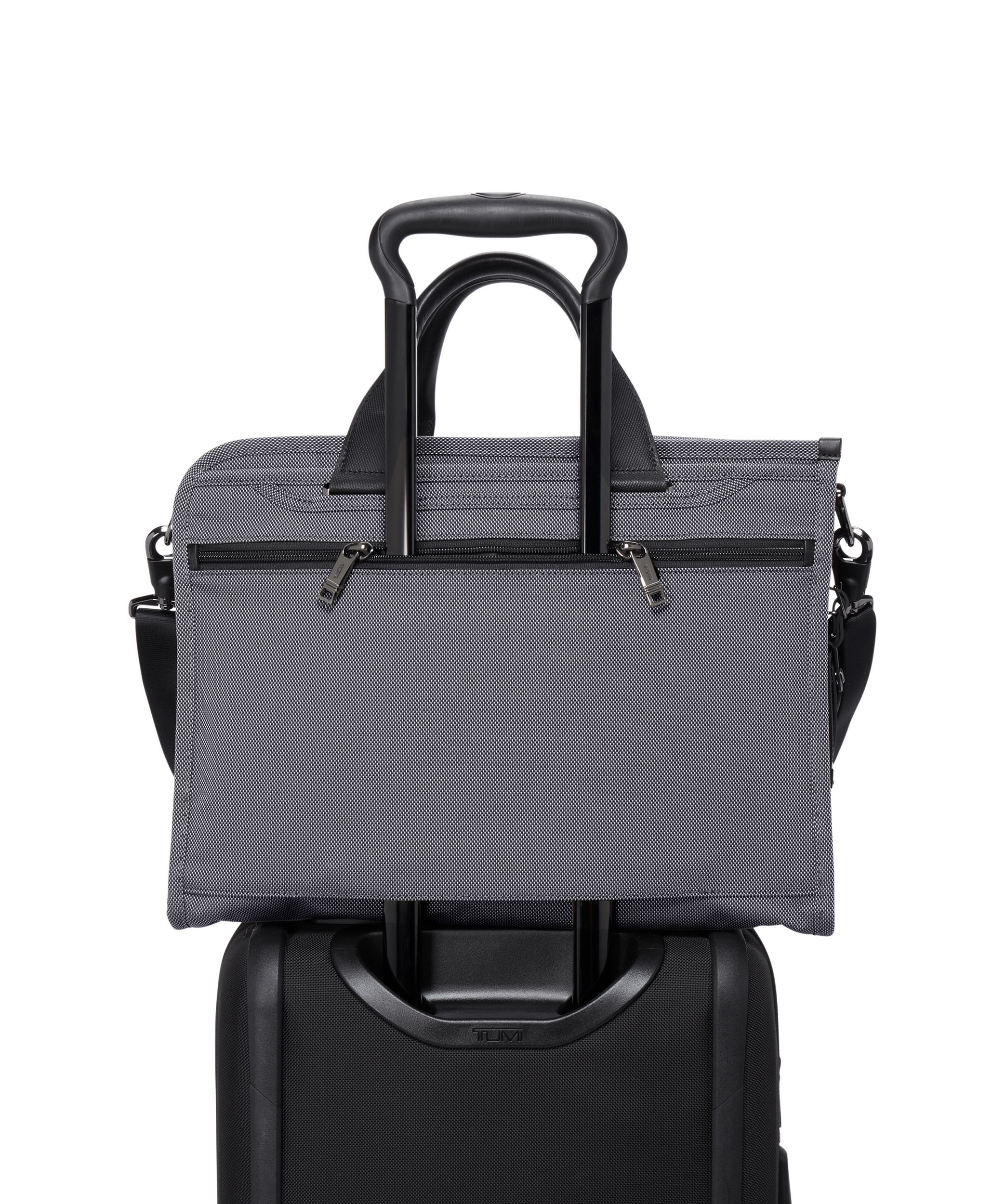 Tumi slim new arrivals deluxe portfolio review