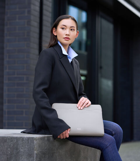 GEORGICA Milinia Laptop Sleeve  lifestyle | TUMI