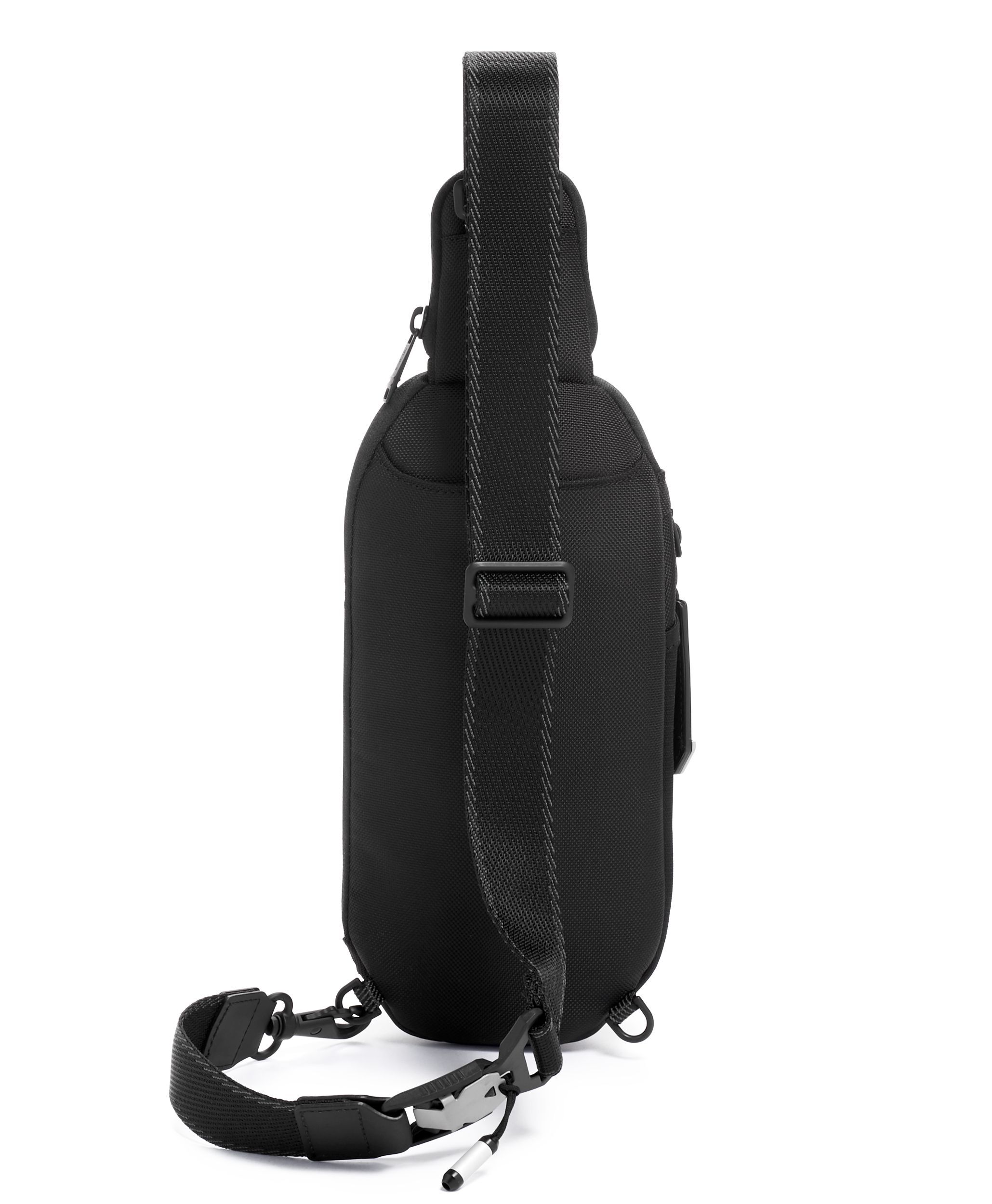 Esports Pro Sling in Black | Alpha Bravo | TUMI Singapore