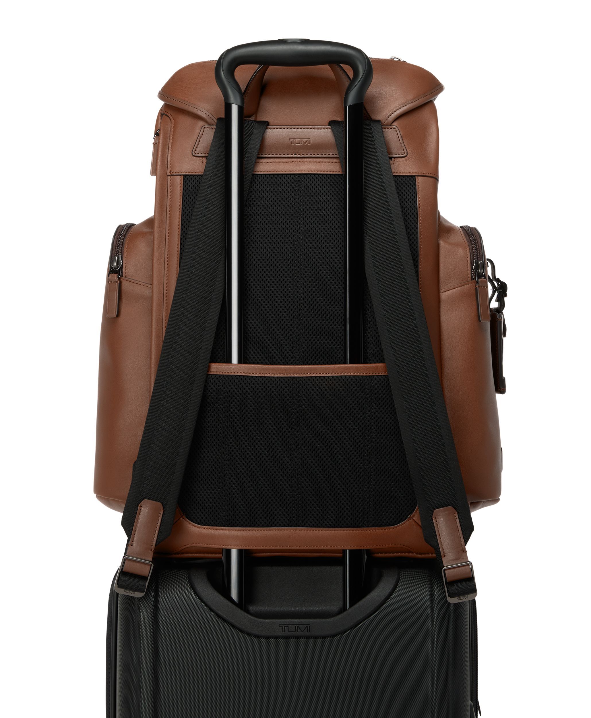 TUMI Clayton Backpack レザー リュック ブラウン タグ付き Griffen Flap Backpack in Cognac | Tumi Harrison | TUMI Singapore