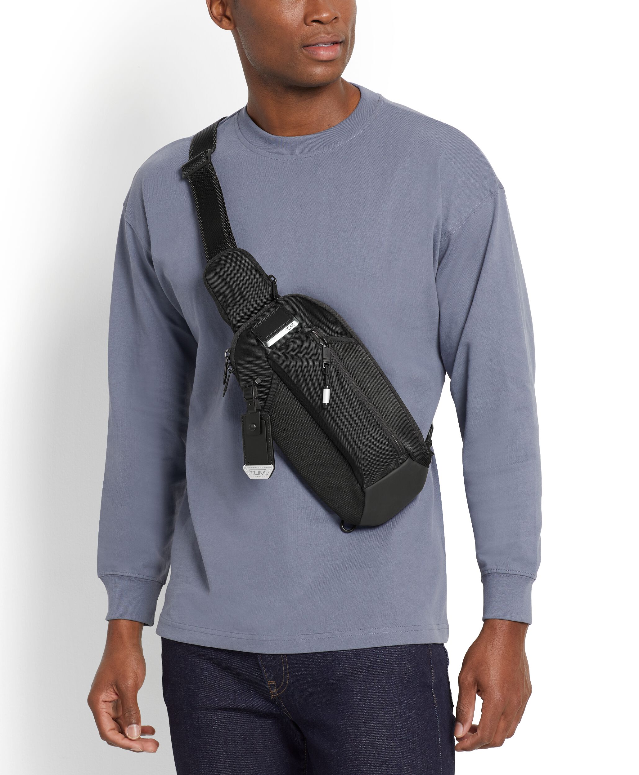 【新品未使用】TUMIボディーバッグ2223402CPO Slim Sling Esports Pro Sling in Black | Alpha Bravo | TUMI Singapore