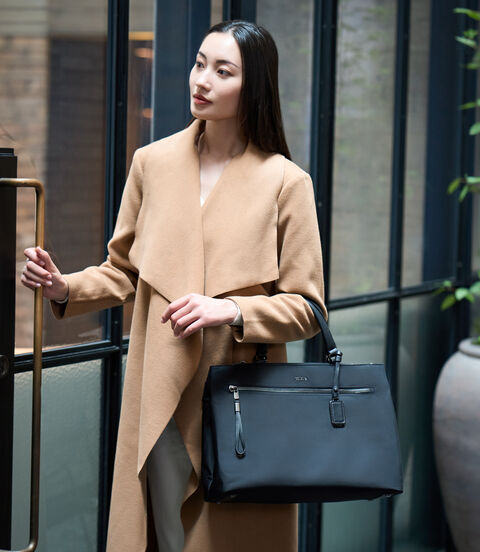 VOYAGEUR Shira Tote  lifestyle | TUMI