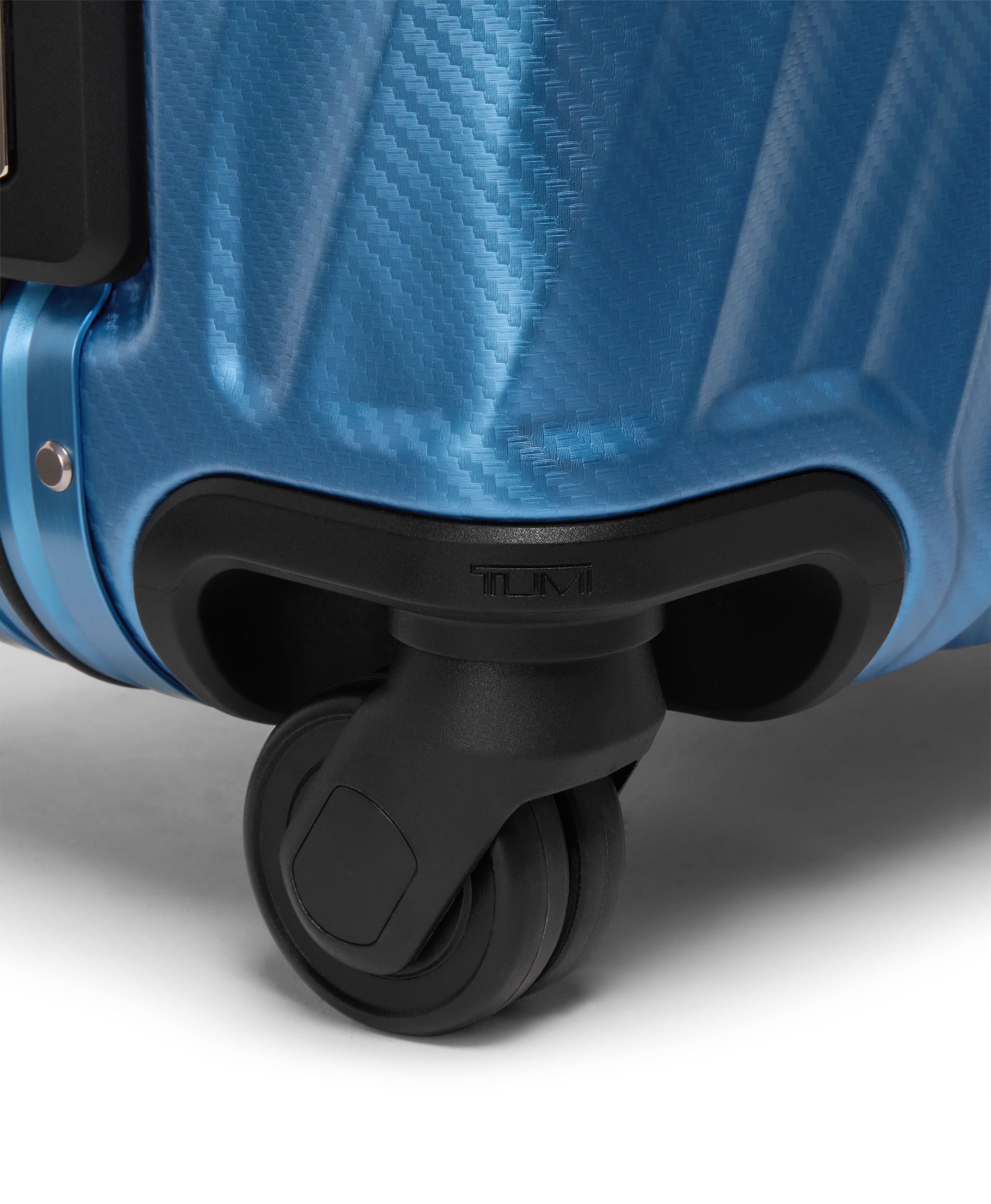 International Carry-On in Texture Horizon Blue | 19 Degree
