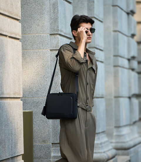 TUMI HARRISON Leo Crossbody  lifestyle | TUMI