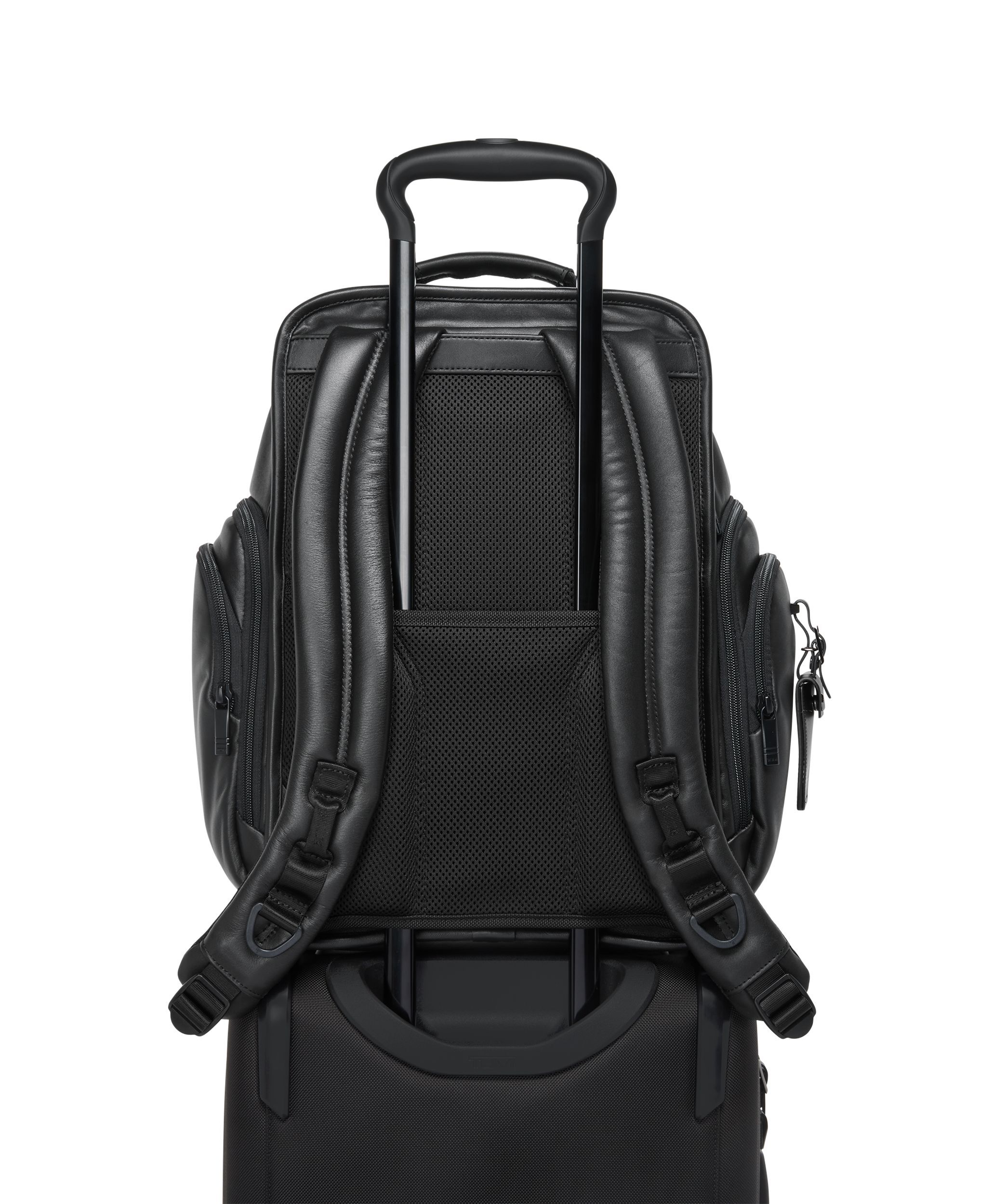 バッグ TUMI circuit brief with divider TUMI Brief Pack® in Black | Tumi Alpha | TUMI Singapore